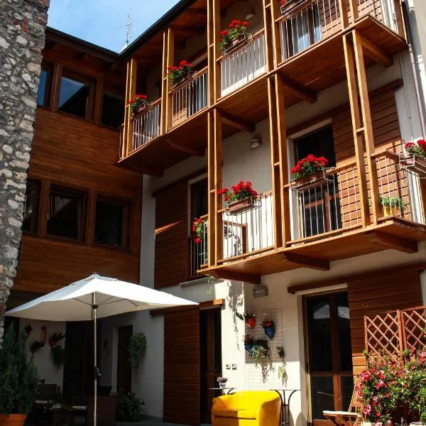 Residenza Tre Corone, hotel v destinaci Vinadio