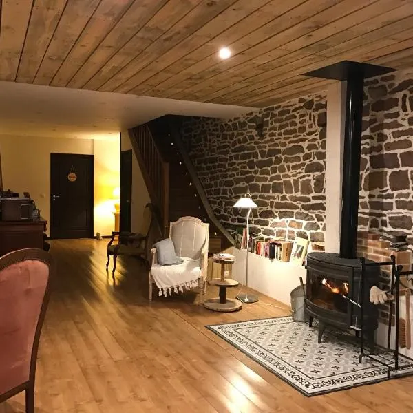 Les Bouyeres, hotel v destinaci Saint-Malon-sur-Mel