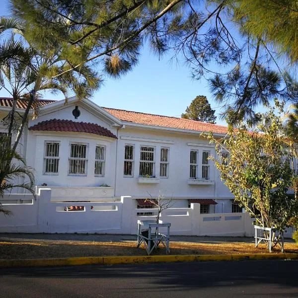 Costa Rica Guesthouse, hotel u gradu Tres Ríos