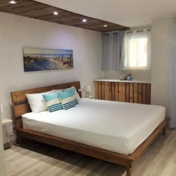 Holiday Surf Lodge, hotel v destinaci Tamarin