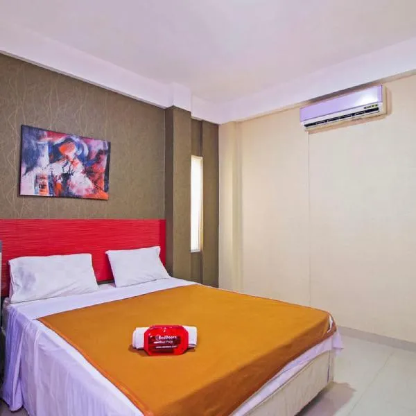 RedDoorz near Cilandak Town Square, hotel a Giacarta