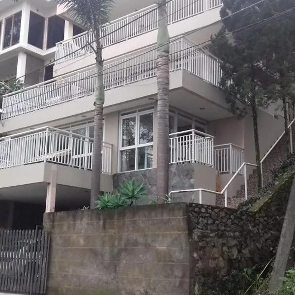 Villa D 14 dago bandung, hotel in Bandung