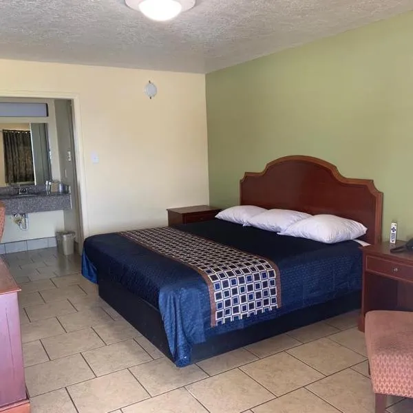 Texas Inn Beaumont, hotel v destinaci Beaumont
