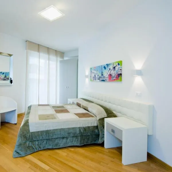 Jolie Bed And Breakfast: Pescara'da bir otel