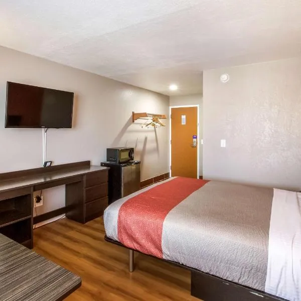 Motel 6-Rossford, OH, hotel in Rossford