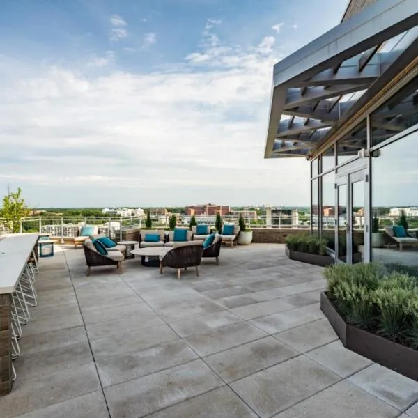 Bluebird Suites Near Chevy Chase, hotel in Bethesda