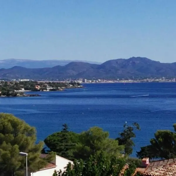 Villa Kahina, hotel v destinácii Les Issambres