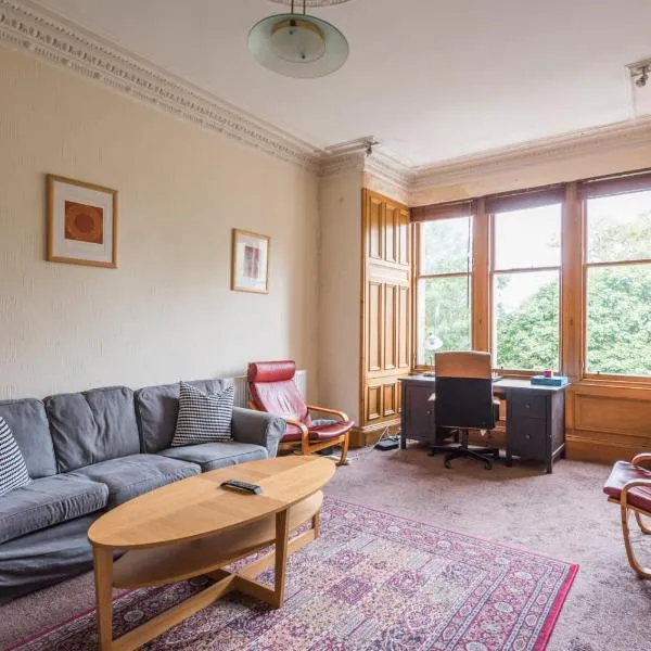 3 bed overlooking meadows park, hotell i Edinburgh