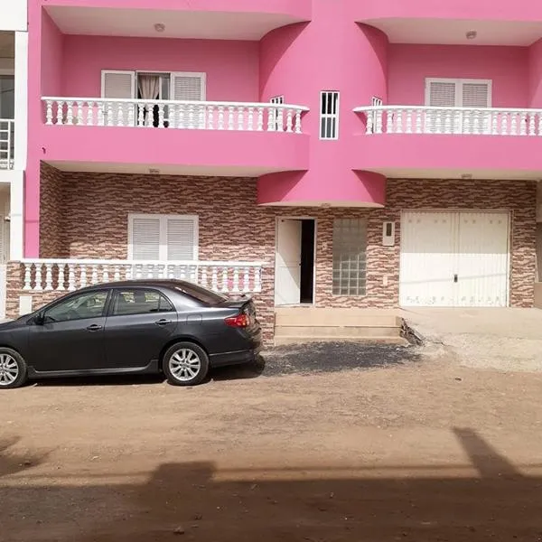 Rooming house, hotel v Espargosu