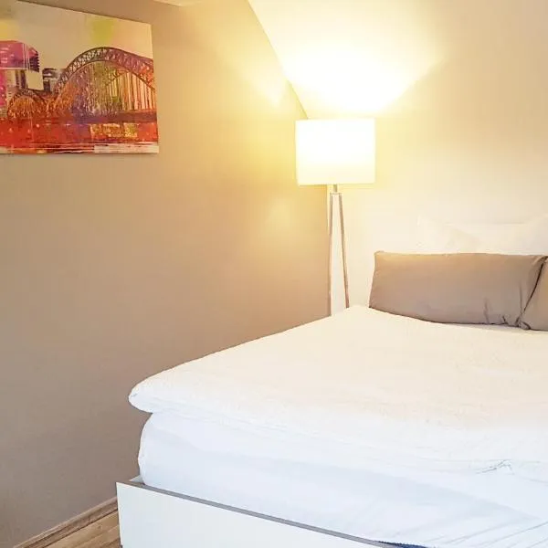 Zwei schicke Apartments mit Parkplatz – hotel w Kolonii