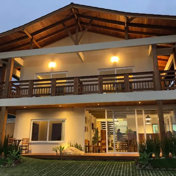 Pousada Casa Albatross, khách sạn ở Penha