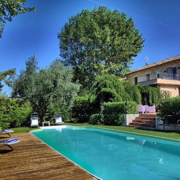 Casali Marchigiani - Ville vacanza private con piscina, hotel v destinaci Ostra