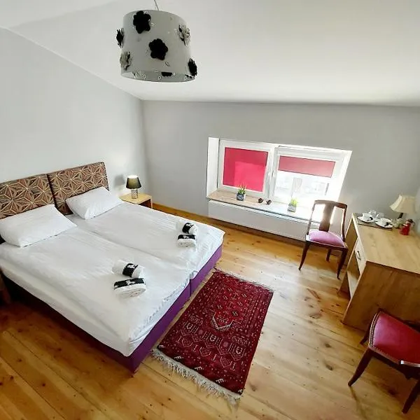 Noclegi Sulejów, hotel v destinácii Sulejów