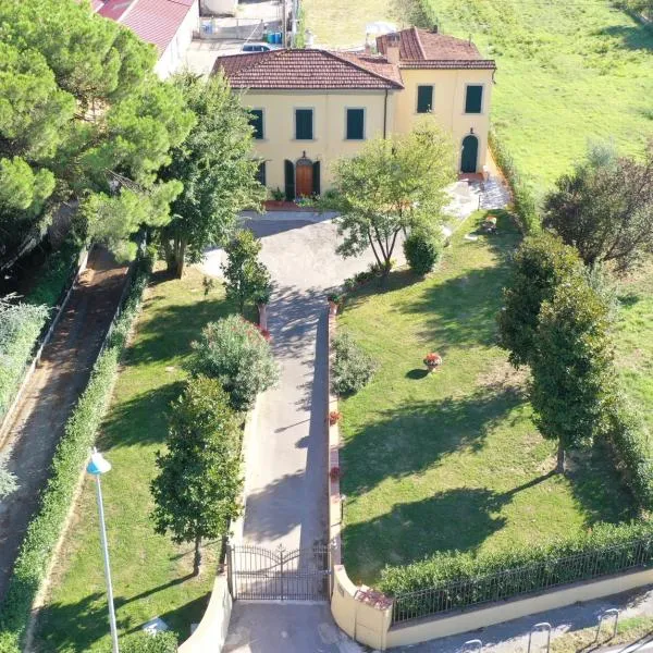 Villa Monica, מלון בפיסטויה