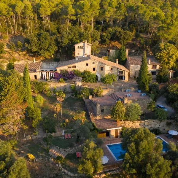 Masia Can Pou, hôtel à San Esteban de Llémana