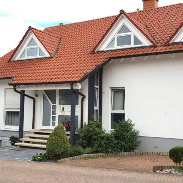 Ferienwohnung Weiß Wachtenburg, hotel en Wachenheim an der Weinstrasse