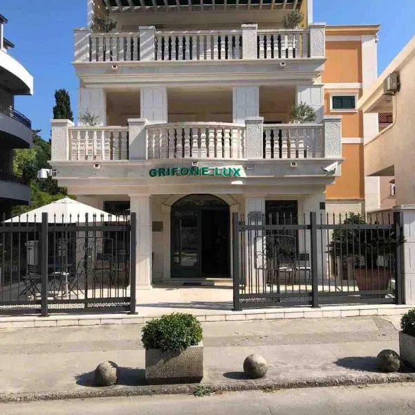 Apartments Grifone Lux, ξενοδοχείο στο Χέρτσεγκ Νόβι