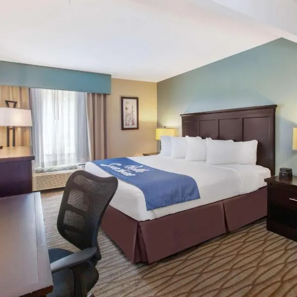 Days Inn by Wyndham Petoskey: Petoskey şehrinde bir otel