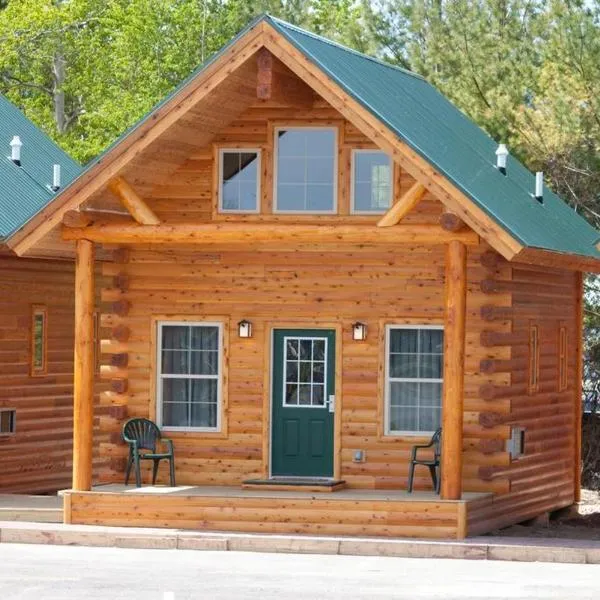 Cabins of Mackinac & Lodge, hotel v destinaci Mackinaw City