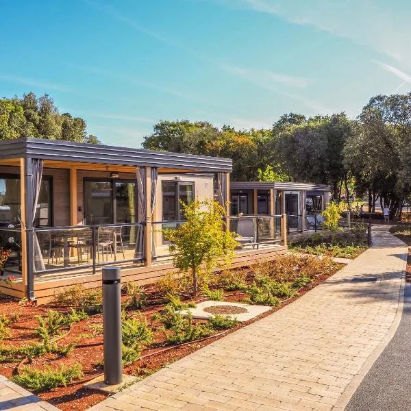 Victoria Mobilehome in Istra Premium Camping Resort, hotel in Funtana