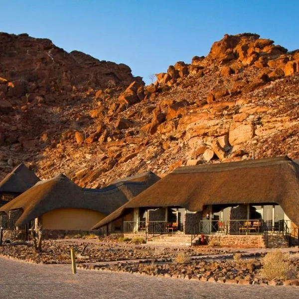Twyfelfontein Country Lodge โรงแรมในTwyfelfontein
