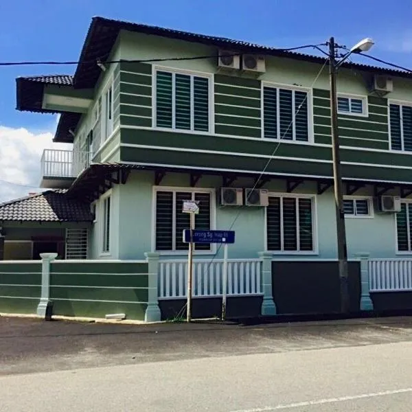 Viesnīca Villasuri Homestay pilsētā Kampong Baharu