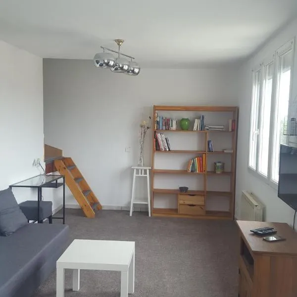 Duplex à 5 min aéroport Orly - 15 min Paris, מלון באטיס - מונס