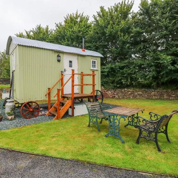 Shepherds Hut - The Hurdle, hotel in Milford Haven