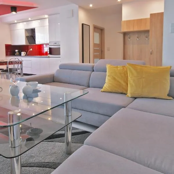 IRS ROYAL APARTMENTS Apartamenty IRS Aviator, hotel in Gdańsk