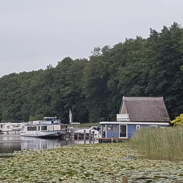 Hausboot Mirabella am Müritz Nationalpark Festanliegend, hotel v destinaci Mirow