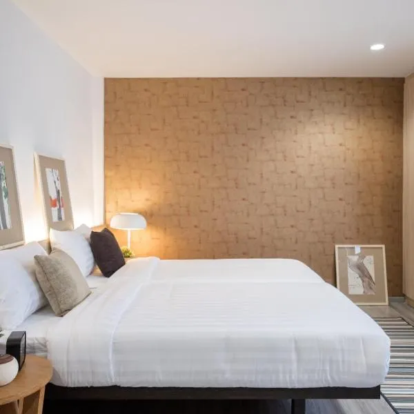 China Cozy Asoke, hotel di Bangkok