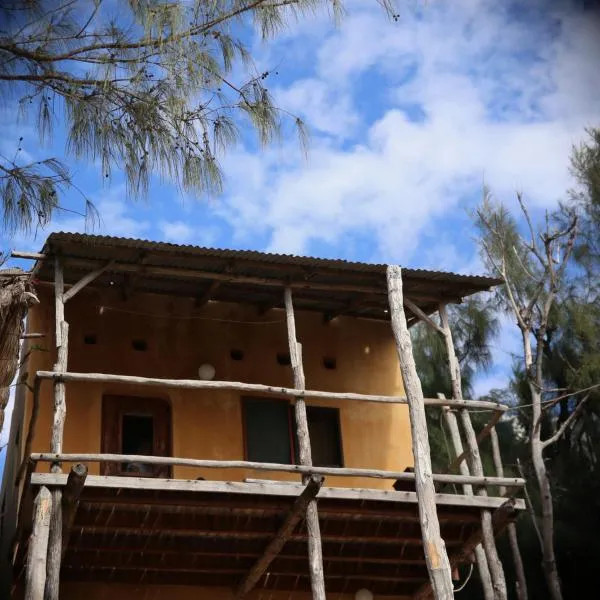 Tree House Cottage, Ocean View, khách sạn ở Praia do Tofo