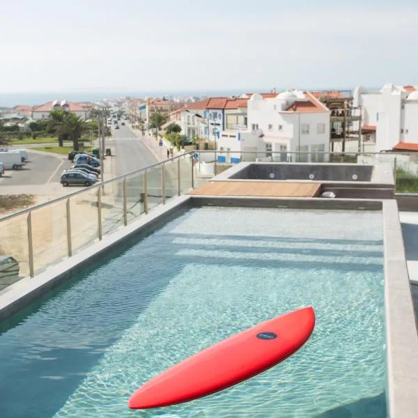 Surfers Lodge Peniche, hotel di Peniche