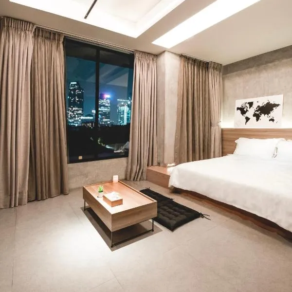 Viesnīca Nostoi Džakartā