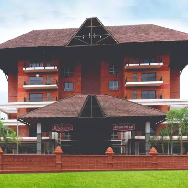 RNS ONE, hotel v destinaci Subrahmanya