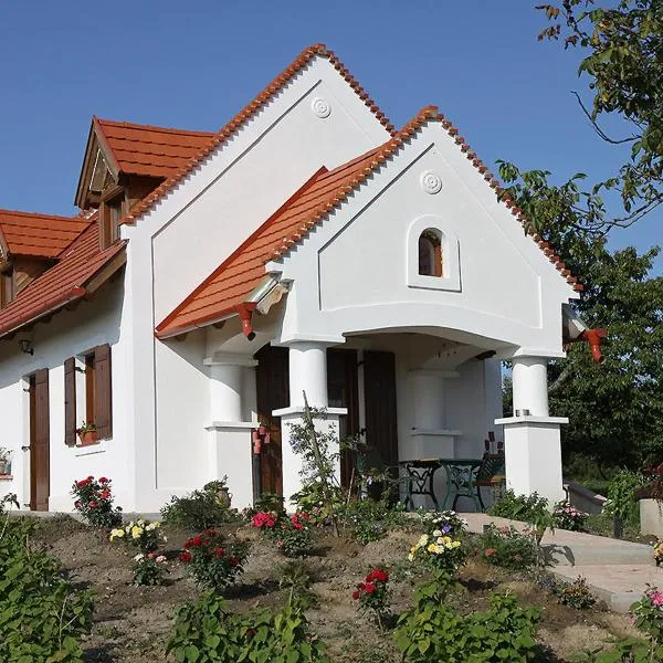 Casa Beata, hotel v destinaci Lesencetomaj