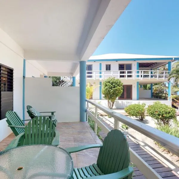 Condo #25 @ Beachside Villas, hotell i Maya Beach