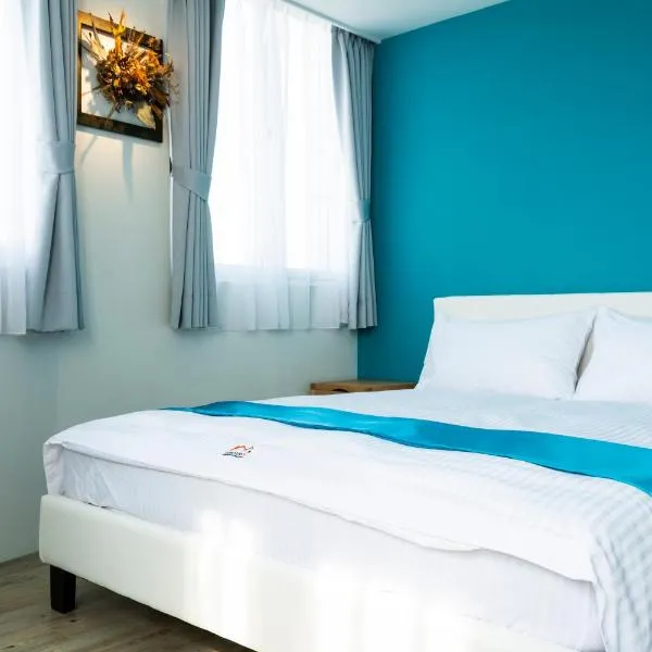 沐藍輕旅 Mulan Light Inn I 海安路住宿, hotel v destinaci Tchaj-nan