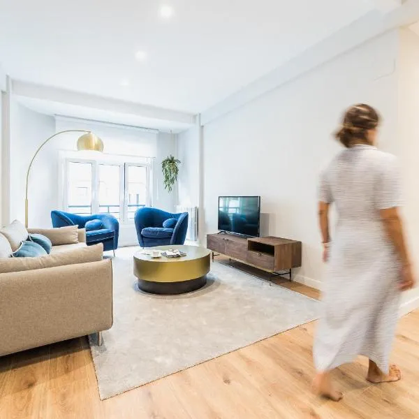 GRAN VIA by SWEET HOME SAN SEBASTIAN, hotel in San Sebastián