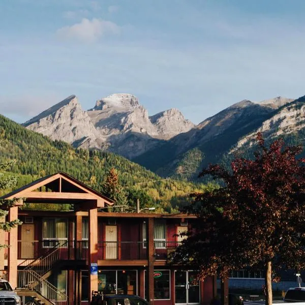 Canadas Best Value Inn and Suites Fernie, hotel v destinaci Fernie