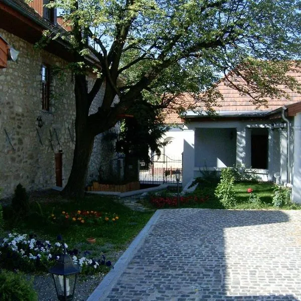 Trifecta Udvarház, отель в городе Tállya
