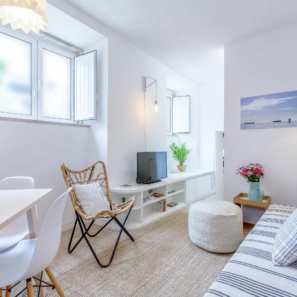Renovated Typical Baixa Apartment, By TimeCooler