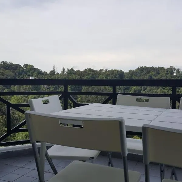 Silverpark Resort C2-5-1 or C3-3A-2 walk up, hotell i Bukit Fraser