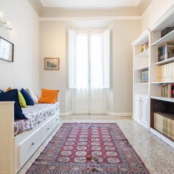 Santa Maria Novella 4 bedrooms by Mmega、フィレンツェのホテル