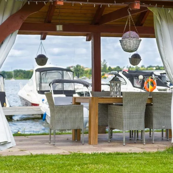 Słoneczny Port, hotel v destinaci Mikołajki