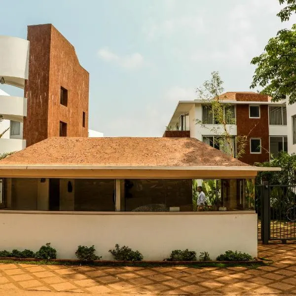 El Arbol by The Blue Kite with Rooftop Pool, Kitchen, Wifi, Security,10 Mins to Candolim Beach & 5 mins to Casino photo 2