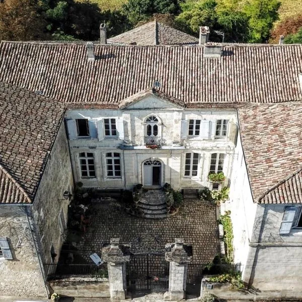 Cours de Thomazeau, hotel Castillonnès városában