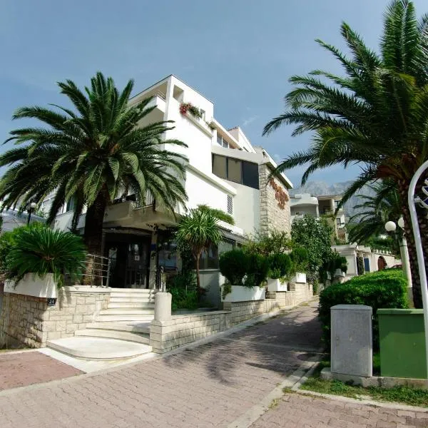 Hotel Villa Marija、トゥチェピのホテル