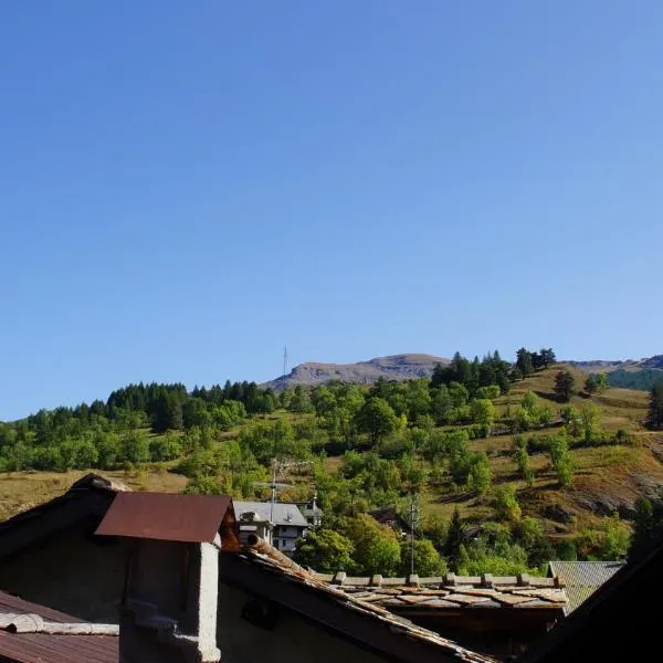 appartamenti la ginestra, viešbutis mieste Cesana Torinese