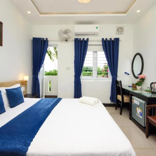 Flame Flowers Homestay, hotel in Hoi An